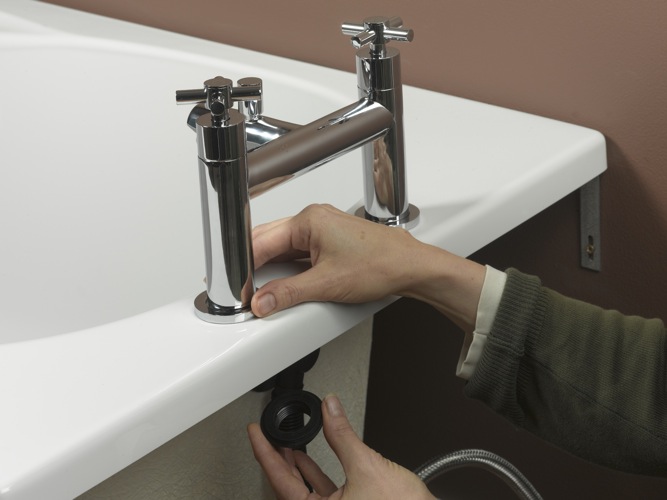 julian-cassell-s-diy-blog-blog-archive-changing-bath-taps-how-to