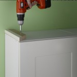 Fitting kitchen cornice and pelmet 2